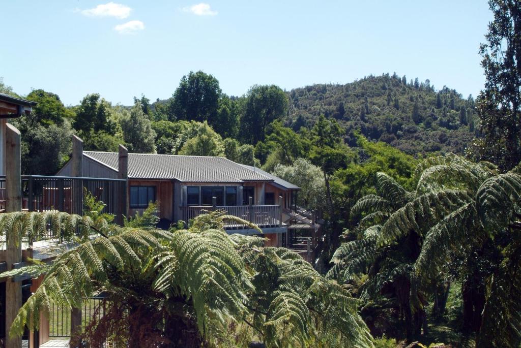 Oreti Village Resort Turangi Exterior photo
